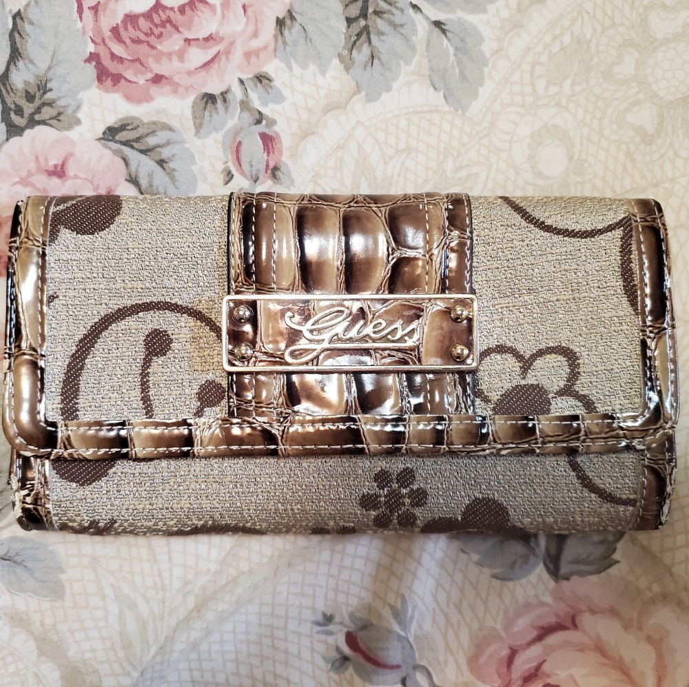 Guess Wallet